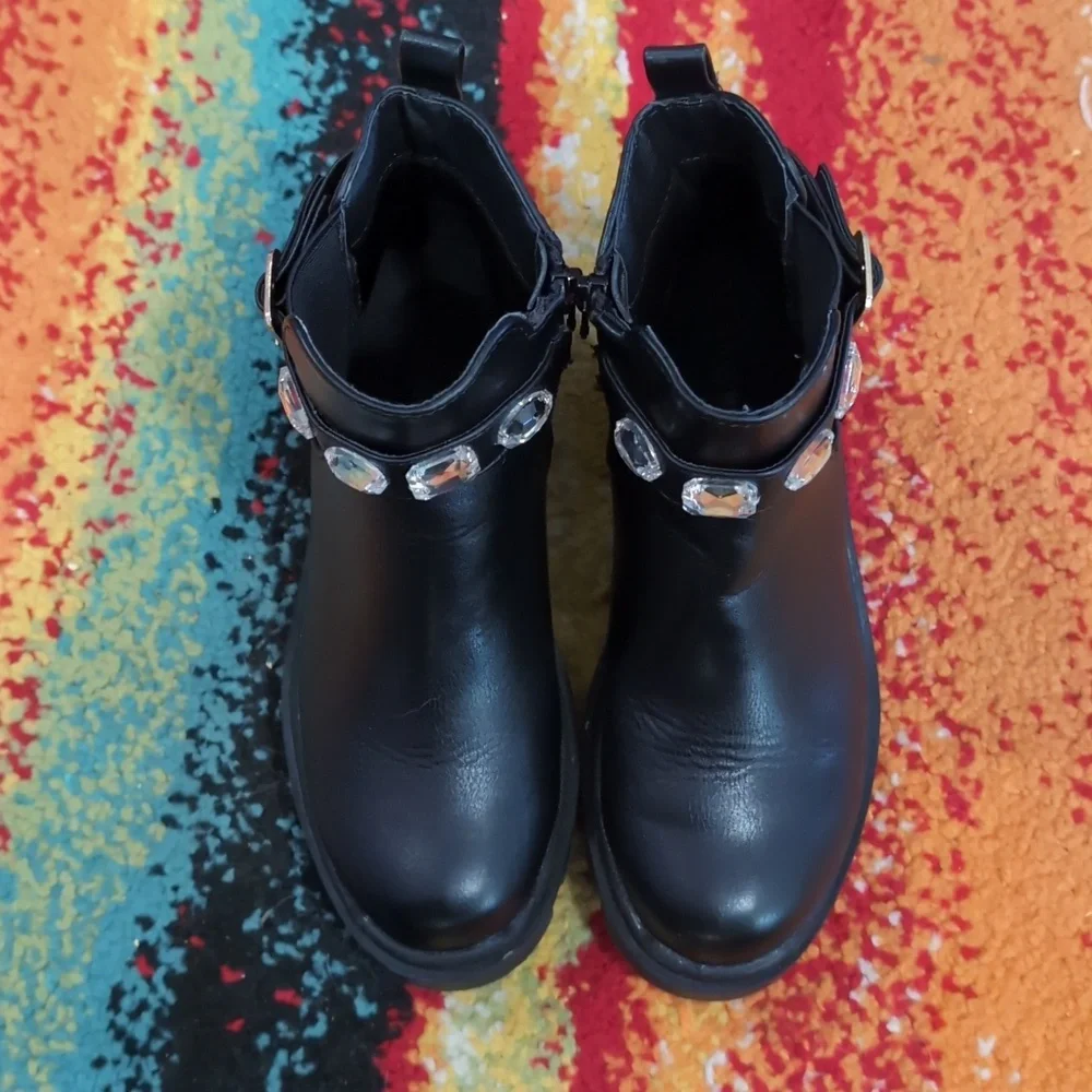 Steve Madden Black Sole Girl